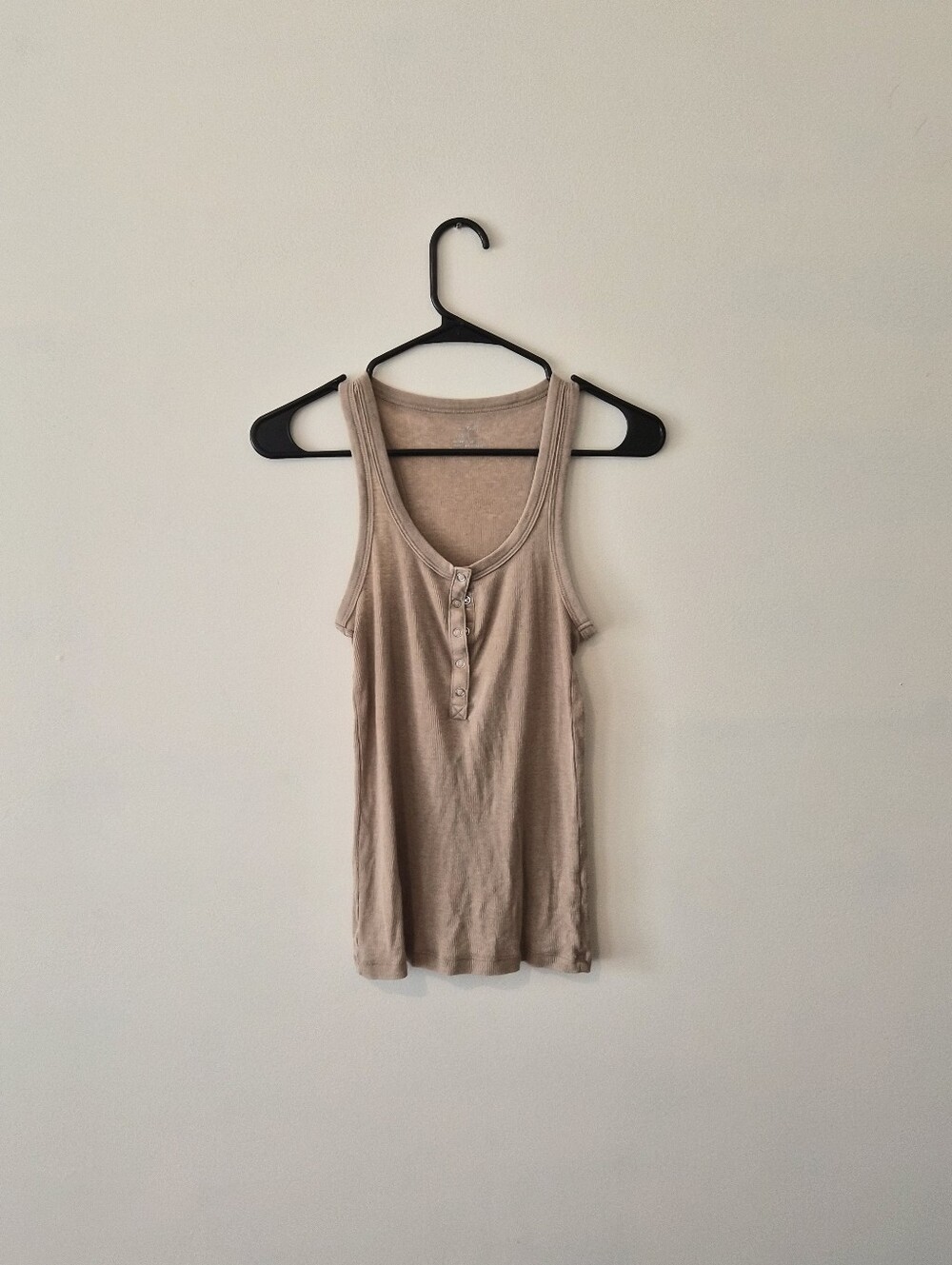 Women's Sleeveless Henley Tank Top - Beige